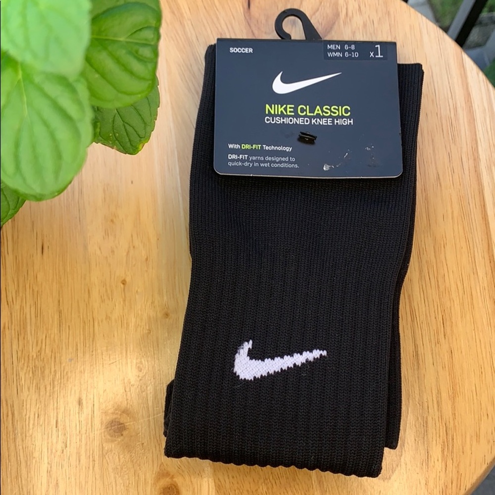 Nike classic cushioned knee high